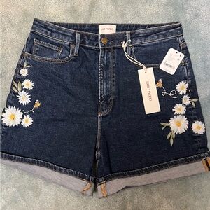 Driftwood NWT Aria Daisy Bee Daze Jean Shorts